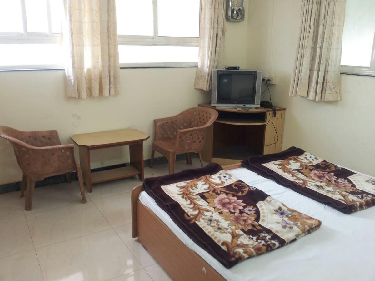 Sarang Lodging & Boarding Villa Satara Exterior foto