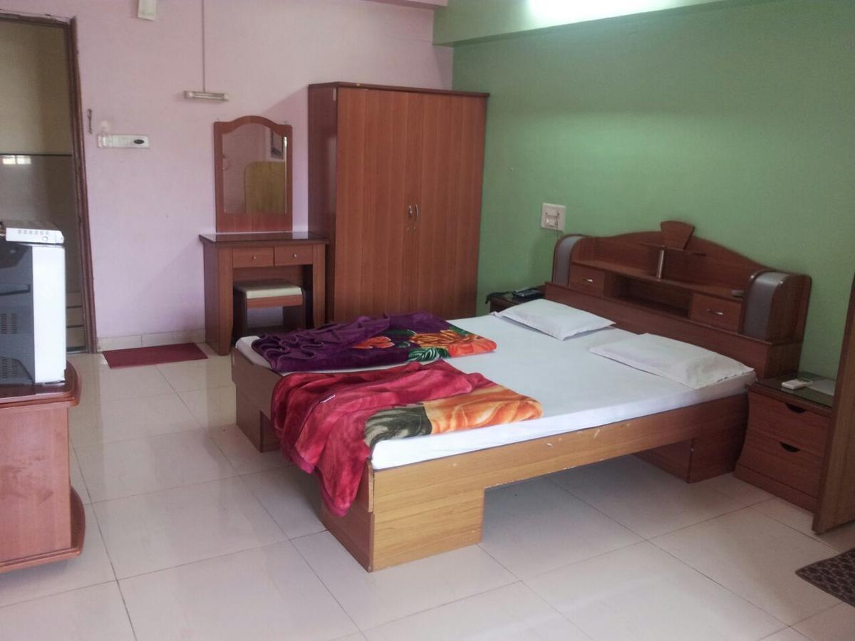 Sarang Lodging & Boarding Villa Satara Exterior foto